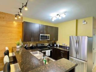 Luxury Condo with Pool and Jacuzzi - 9