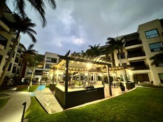 Luxury Condo with Pool and Jacuzzi - 5