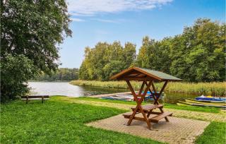 Stunning StaCaravan In Lohmen Am See - Garden - 8