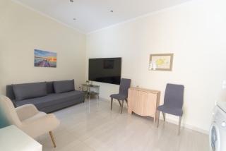 Portside Retreat by Efi 's - 0