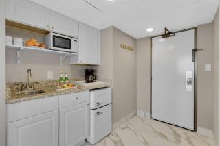 Beautiful & Comfy Oceanfront Studio OR 1008 - 2