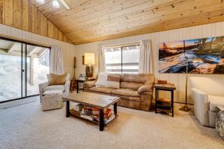 6 Mi to Sugar Bowl Resort: Soda Springs Cabin! - 5