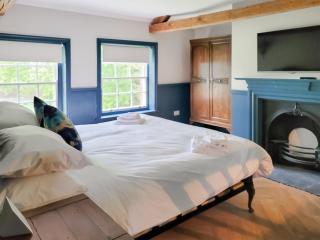 The Coach House - 7