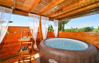 Nice Home In Falinic Breg With Jacuzzi - Kolarovec - 2