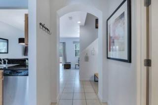 5 Miles from Disney with Jacuzzi - Orlando - 1