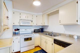 Ocean Point III 320 - 2