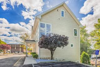 Private Room with Private Bathroom - Danbury - 1