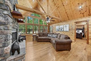 New Near Casino Cabin Hot tub Fire Pit - Broken Bow - 9