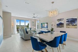 W477 - The Blue Suede Townhome - 6