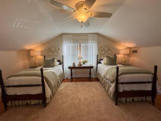 Sunflower Cottage - Cleveland - 2