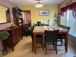 Colorful 3 bedrooms twin home near Center - 5