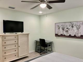 Brand New, Peaceful, and Dogs Stay Free - Marion Oaks - 8