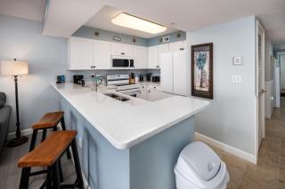 Pelican Isle 307 - 2