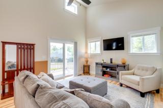 Peaceful Hendersonville Home Less Than 2 Mi to Main St! - Hendersonville - 0