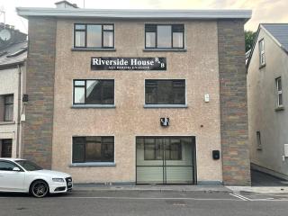 Riverside Studio Apartment - 3