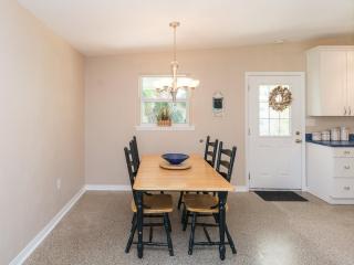 North Beach Beauty - Lovely home across the street from the beach. 1814B - New Smyrna Beach - 3