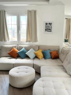 Grand Central House - Luxe Penthouse Two Bedroom - GibraltarStay Apartments - 9