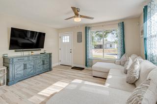 Chic Port Charlotte Home about 9 Mi to Englewood Beach - Englewood - 7