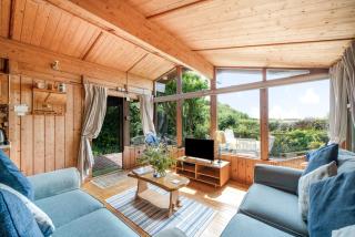 Scandinavian Style Lodge in Rock - Wadebridge - 0