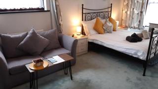 Eden House Retreat - Whitland - 9