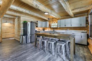 Riverfront Montana Log Cabin with Mountain Views! - Melrose - 1