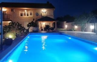 Beautiful Home In Lisicic With Private Swimming Pool, Can Be Inside Or Outside - 3