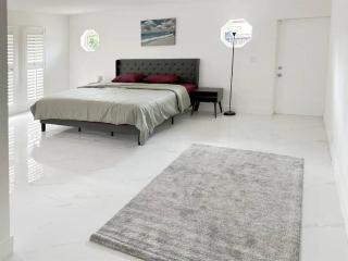 Modern, 4B&3B with Pool and Lake - Pembroke Pines - 2