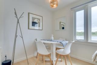 Cozy Narragansett Cottage with Dock and Outdoor Shower - Narragansett - 4