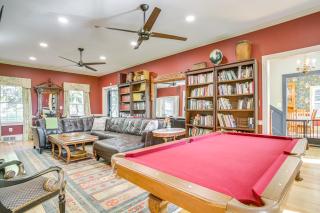 Riverfront Denton Estate on 7 Acres with Fire Pit! - Denton - 7