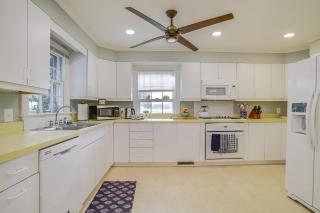 Riverfront Denton Estate on 7 Acres with Fire Pit! - Denton - 1