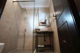 City Street Hotel - Gjirokastër - 6