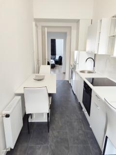Astoria 3 Bdrm Apartment - Budapest - 3