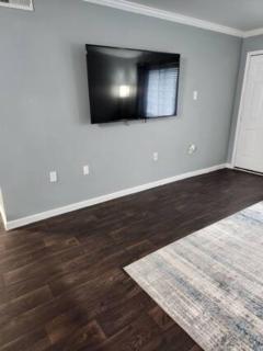 Blue Shark *B501* @ Medical Center 1BR Modern King Apartment with Private Patio - Houston - 1