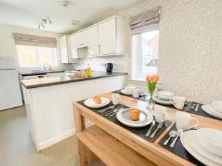 Emerald House -3 Bed - Free Parking - 0