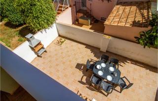 Lovely Home With Swimming Pool - 3