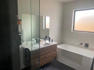 Tuke Lane Wanaka - 6