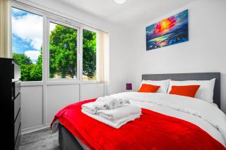 Luxury New House with free Parking - Birmingham - 0