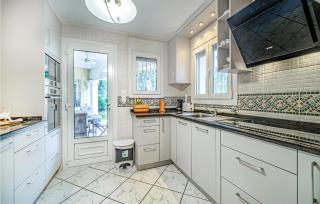 Beautiful Home In Oliva With Kitchen - Oliva - 4