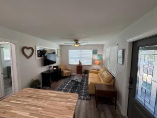 875 Oasis #4 Location! - Vero Beach - 0