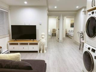 Entire Brand new 3 bedroom 2 bathroom Guesthouse - Vancouver - 0