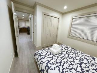Entire Brand new 3 bedroom 2 bathroom Guesthouse - Vancouver - 7