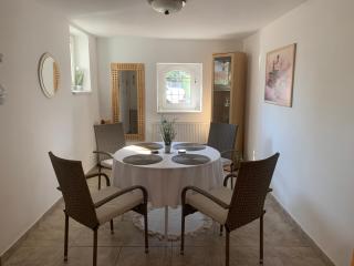 Villa Lillybeth Garden Rooms - Keszthely - 3