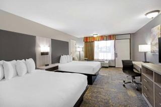 Best Western Plus Weston Inn - Logan - 3