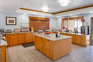 Best Western Plus Weston Inn - Logan - 6