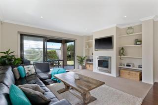 Gemstone at Sunderland Bay - Sunset Strip - 9