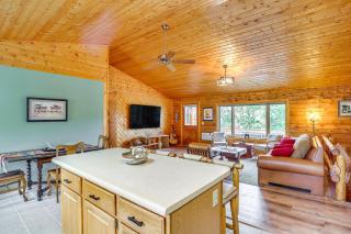 Dubois Riverfront Lodge with On-Site Fishing and Views - Dubois - 7