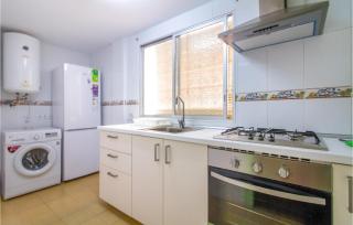 Beautiful Apartment In Torrevieja - Torrevieja - 7