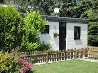 Schönes Ferienhaus in Tossens mit Schönem Garten - Butjadingen - 9