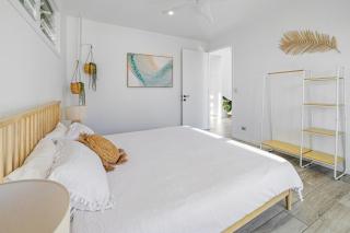Burleigh Waters Beach Home - Gold Coast - 7