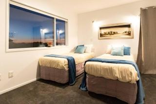 Beachfront Kāpiti Sands, sleeps up to 24 - Paraparaumu - 7